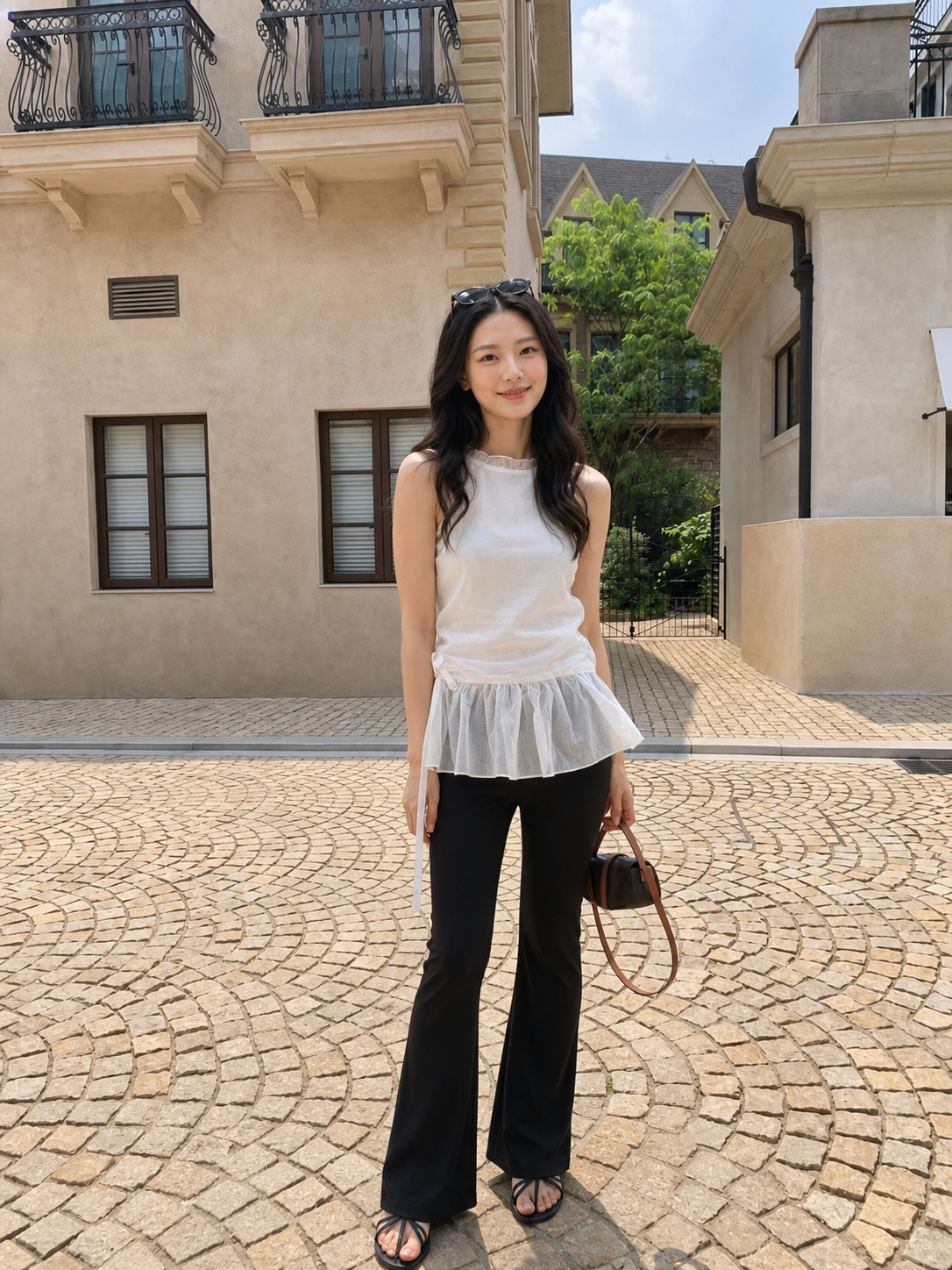 청순하고 세련된 페미닌 캐주얼 여름 데일리 룩